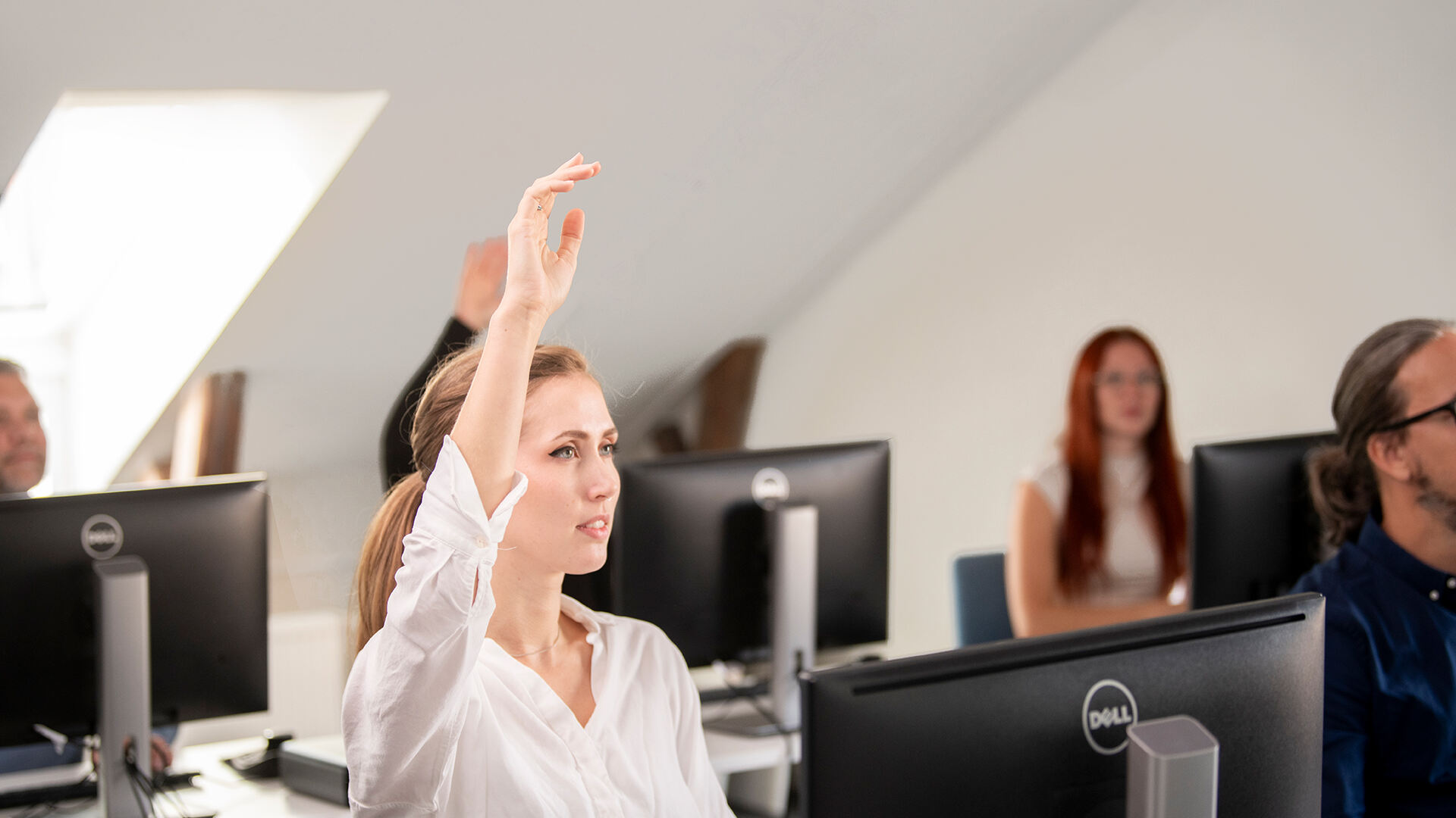 Symetri Revit Training Hand Up (1)